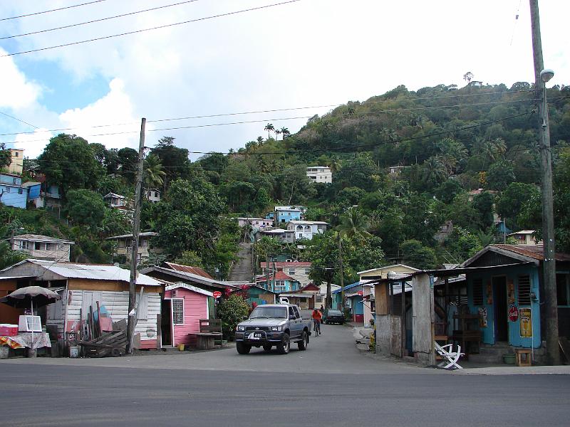 04_03_06 069.jpg - Von der Hauptstadt Castries aus fahre ich mit der Fähre hinüber nach Martinique, um mein Getriebe vom Flughafen zu holen.